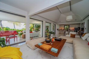 Air conditioning, ceiling fan, HD-TV, Dish network, DVD player, Apple TV. Opens onto the terrace. Ocean view. 