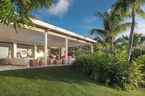 Air conditioning, ceiling fan, HD-TV, Dish network, DVD player, Apple TV. Opens onto the terrace. Ocean view. 