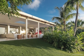 Air conditioning, ceiling fan, HD-TV, Dish network, DVD player, Apple TV. Opens onto the terrace. Ocean view.
