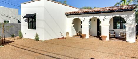 Tucson Vacation Rental | 2BR | 2BA | 805 Sq Ft | Step-Free Access