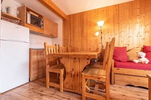 Whip up a meal in the kitchenette!