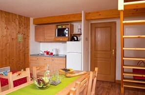 Whip up a tasty snack in the kitchenette!