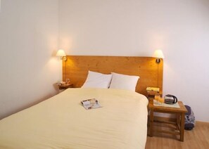 The bedrooms may feature a Double bed or 2 Single beds - let us know what you prefer!