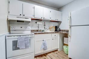 Fully-equipped kitchen