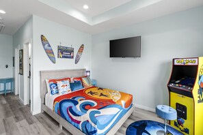 Surf room with 3 comfy Queen beds and plenty of space to spread out.
Private bathroom and deck