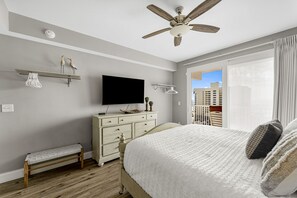 Bedroom with Ocean Views, King Size Bed, Flat Screen TV and Ensuite Bathroom