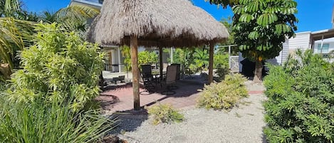 Tiki Hut