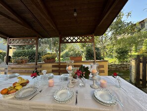 Outdoor dining