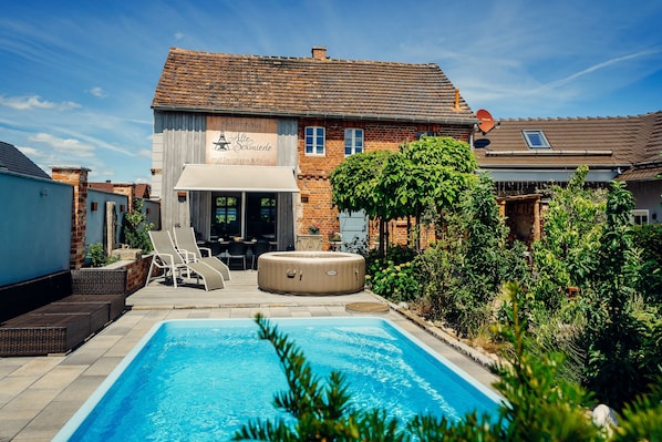 Ferienhaus Alte Schmiede mit Pool, Whirlpool und Sauna
