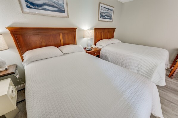 Beautifully Decorated, 2 Beds in Living Area