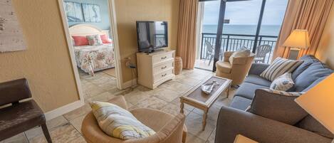 Large Family Room, Direct Oceanfront