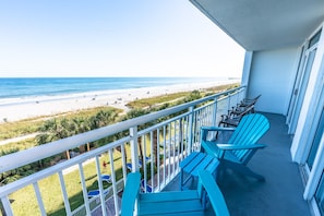 Direct Oceanfront, Amazing Views from the Large Balcony!
