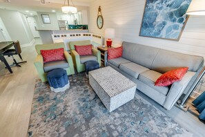 Large Living Area with Views of the Ocean, Beautifully Decorated