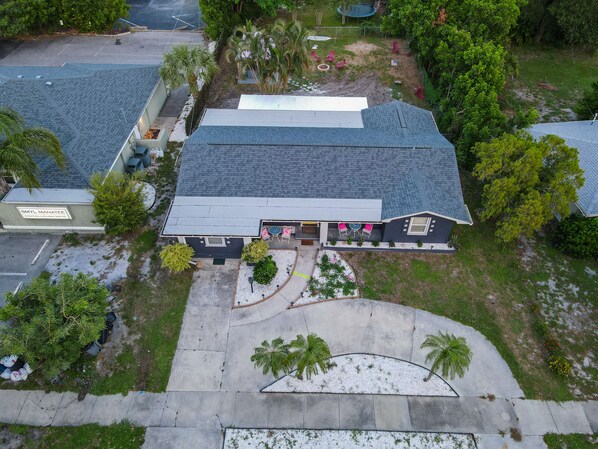 Cute and quaint 3-bed 2-bath in the heart of Bradenton