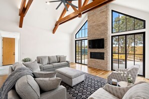 Easy to be comfortable at Steel City, what a view!