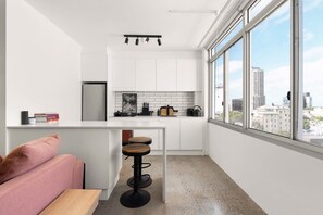 Kitchen with breakfast bar