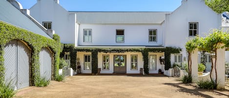 Spectacular, grans entrance to this beautiful farm styled home.
