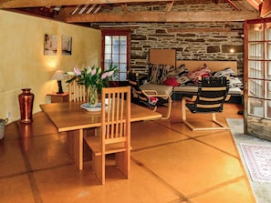 Open plan living space | Xidong Cottage - Squire Farm, Bishops Castle