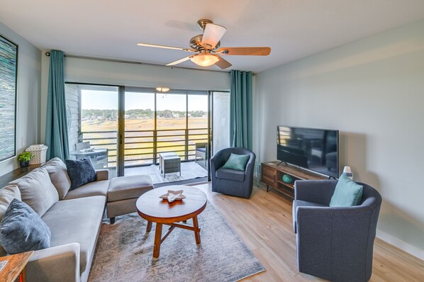 Murrells Inlet Vacation Rental | 2BR | 1BA | 666 Sq Ft | Stairs Required