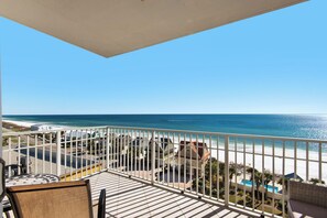 Leeward Key 806 balcony