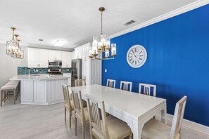Crystal Dunes 504 Dining