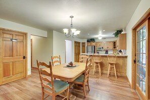 Kitchen | Dining Area | Breakfast Bar