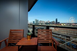 Sip on homemade cocktails or a cup of coffee while you take in amazing views of Melbourne Star and the city