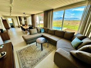 Spacious and comfortable open living and dining room, amazing mountain views. 