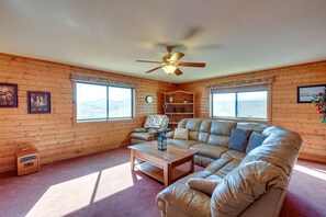 Living Room | Free WiFi | Electric Heating | Window A/C Unit
