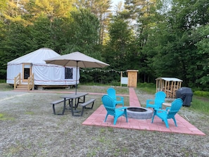 Fire Pit / Picnic Table Area