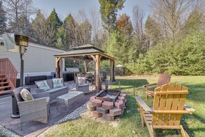 Patio | Fire Pit (Wood Not Provided) | Gas Grill (Propane Provided) | Hot Tub