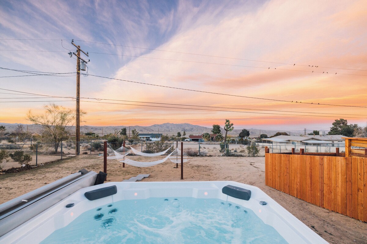 SUMMER DESERT OASIS with POOL/SPA/BBQ/Star Gazing/Fire pit/Games