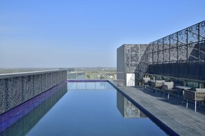 屋上プール