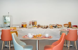 Breakfast buffet