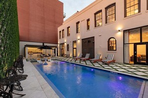 Shared pool/outdoor space **Pool will be closed during the week of Mardi Gras: 2/25/2025-3/5/2025**