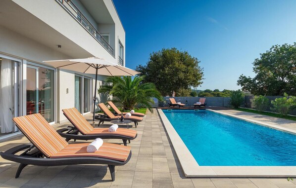 pool
