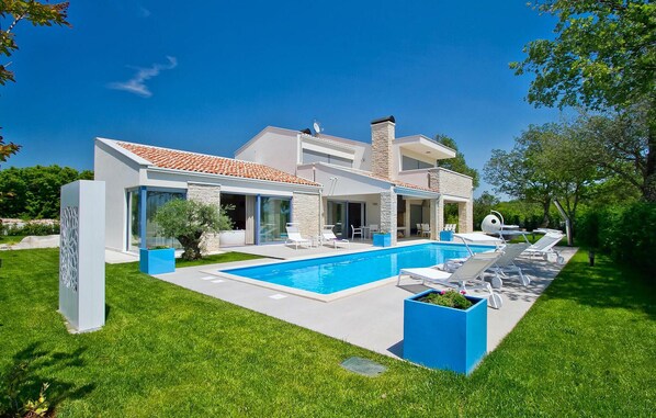 pool