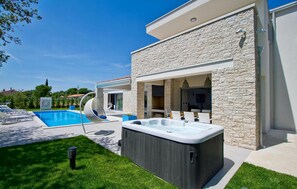 pool