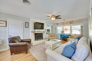 Interior | Single-Story Home | Central Heating & A/C | Free WiFi