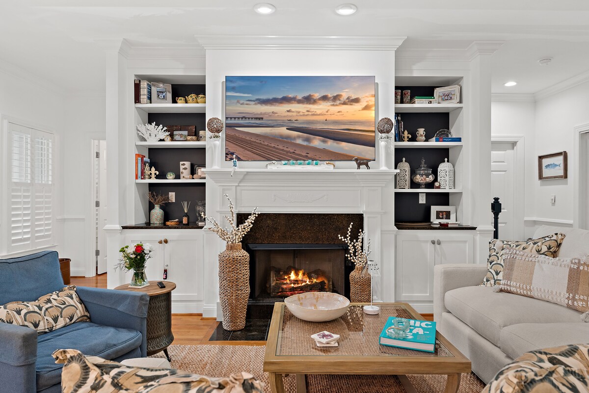 Beautiful 4BR/3.5 BA! Great Family Vacation Home! Close to Beach! Amenity Cards Included!