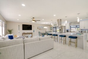 Living Room | Smart TV