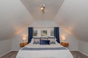 King Bed Upper Level