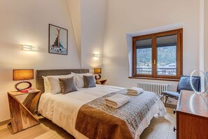 The master bedroom in Alpes V