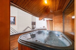 Private balcony: Hot tub