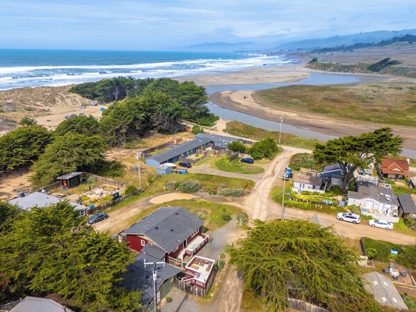Bodega Breeze is just a short walk to both - Salmon Creek and the Beach itself.