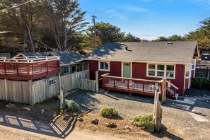 Plenty of space for everyone with this House & Studio