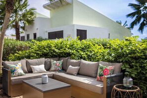 Outdoor Lounge