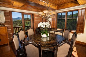 Ritz906-Dining-1