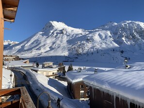 View (3)