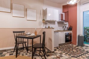 Dining corner and kitchen